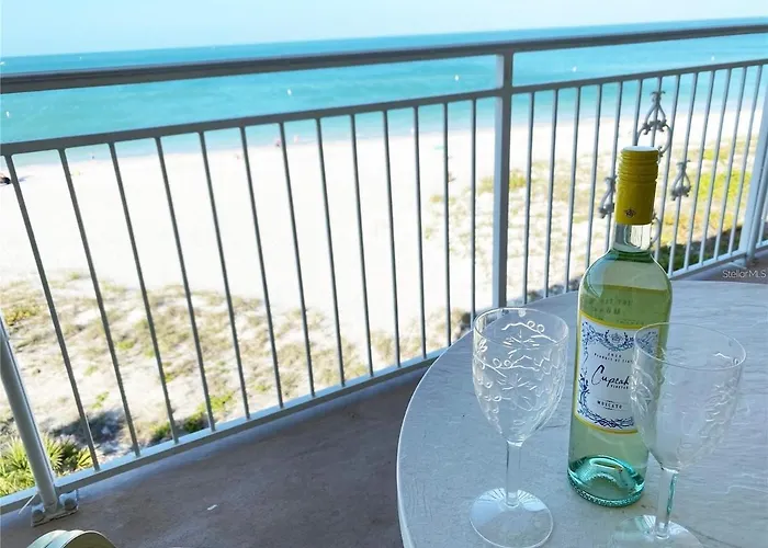 Oceanfront View Of Madeira Beach, Steps To The Beach - Madeira Norte Condo