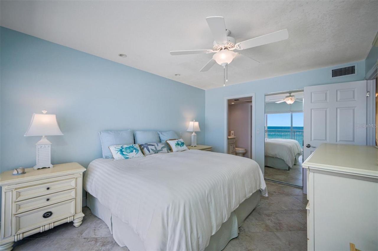 Oceanfront View Of Madeira Beach, Steps To The - Madeira Norte