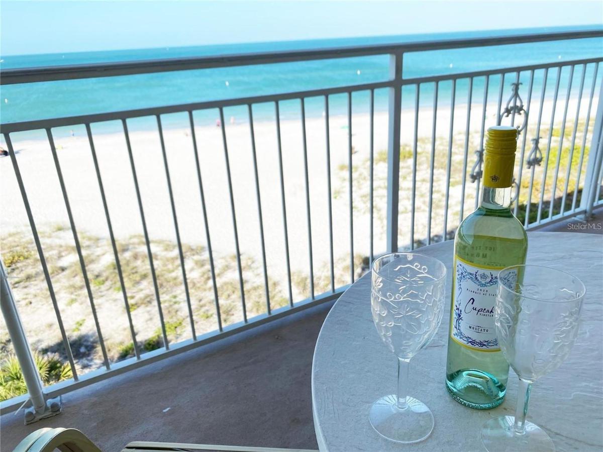 Oceanfront View Of Madeira Beach, Steps To The - Madeira Norte *