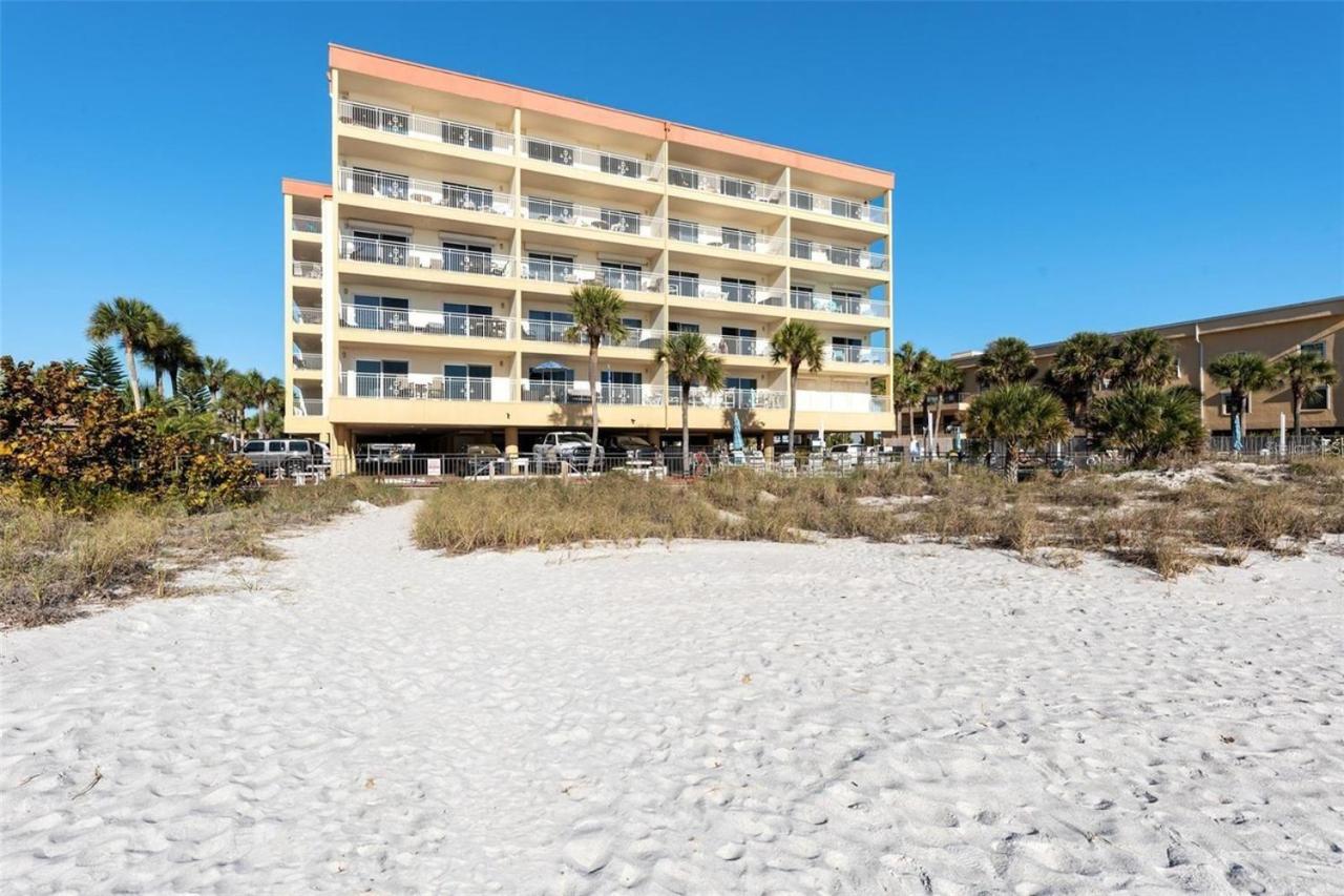 Oceanfront View Of Madeira Beach, Steps To The - Madeira Norte Apartment