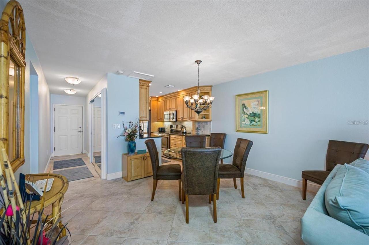 Oceanfront View Of Madeira Beach, Steps To The - Madeira Norte Apartment