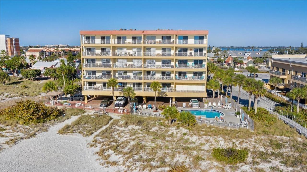 Oceanfront View Of Madeira Beach, Steps To The - Madeira Norte Apartment St. Pete Beach