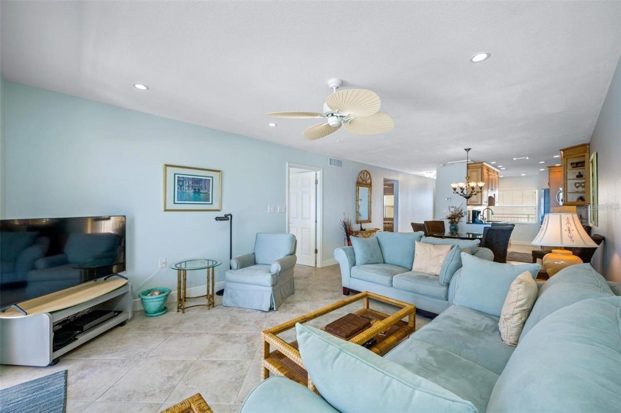 Oceanfront View Of Madeira Beach, Steps To The - Madeira Norte Apartment *