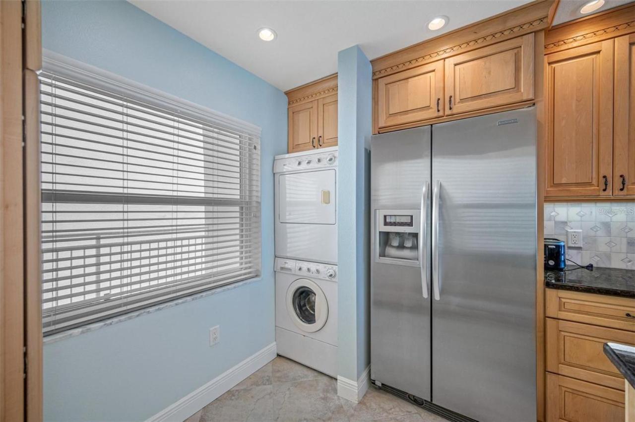 Oceanfront View Of Madeira Beach, Steps To The - Madeira Norte Apartment *